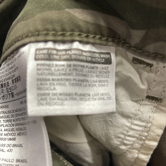 BNWT Levi’s 721 High Rise camouflage soft cotton 10/W30 - Picture 15 of 16